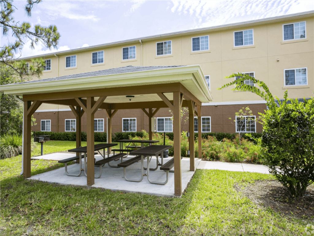 Heron Pond - 55+ Apartments Image 8