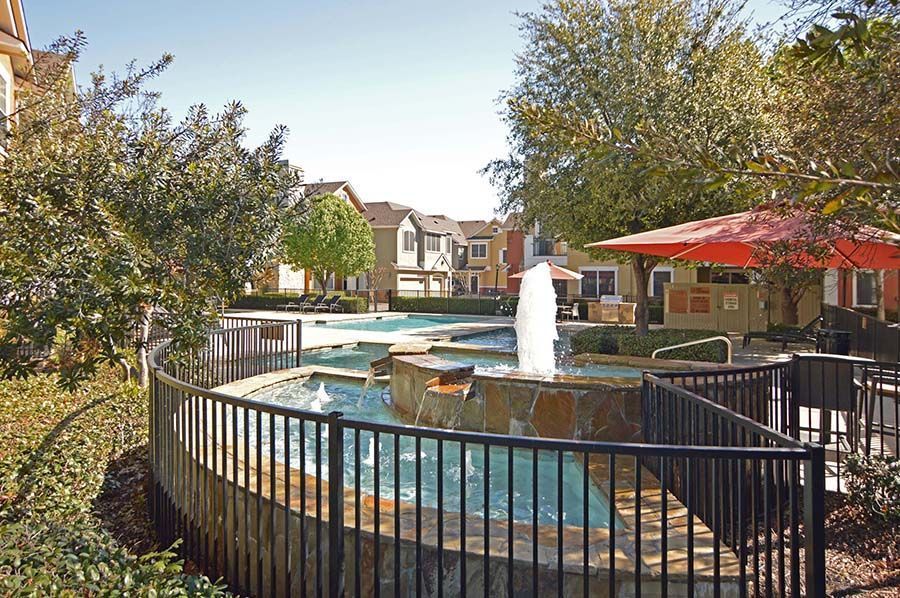Lakepointe Residences Image 8