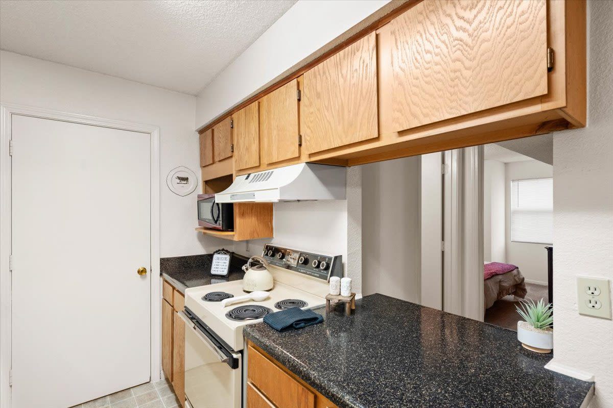 Wind River Lodge Apartments & Townhomes Image 13