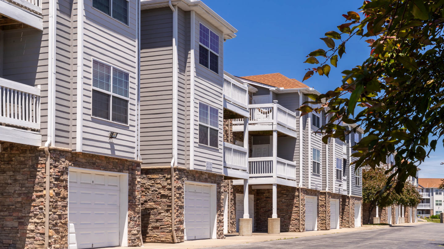 Lenox West Luxury Apartments Image 44