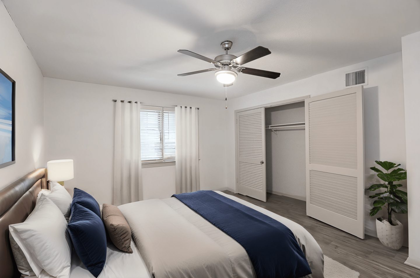 The Chateau Apartments Image 6