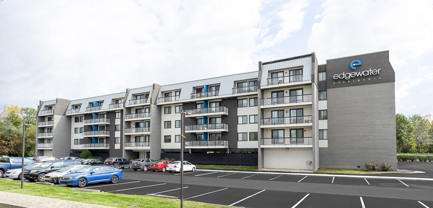 Edgewater Apartments Image 34