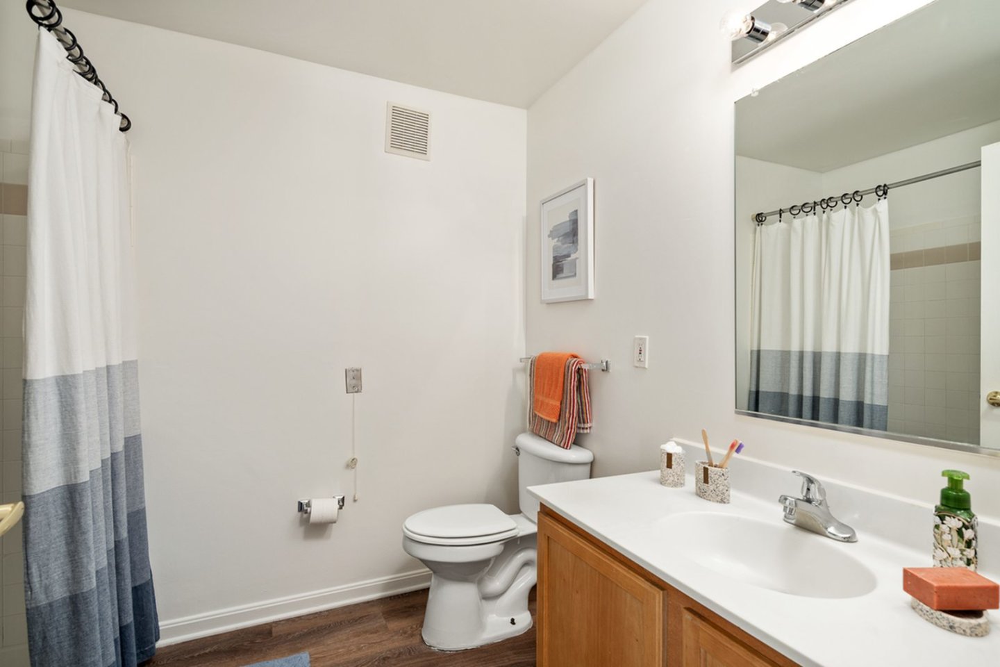Senior Housing - Manchester Lakes Apartment Homes Image 13
