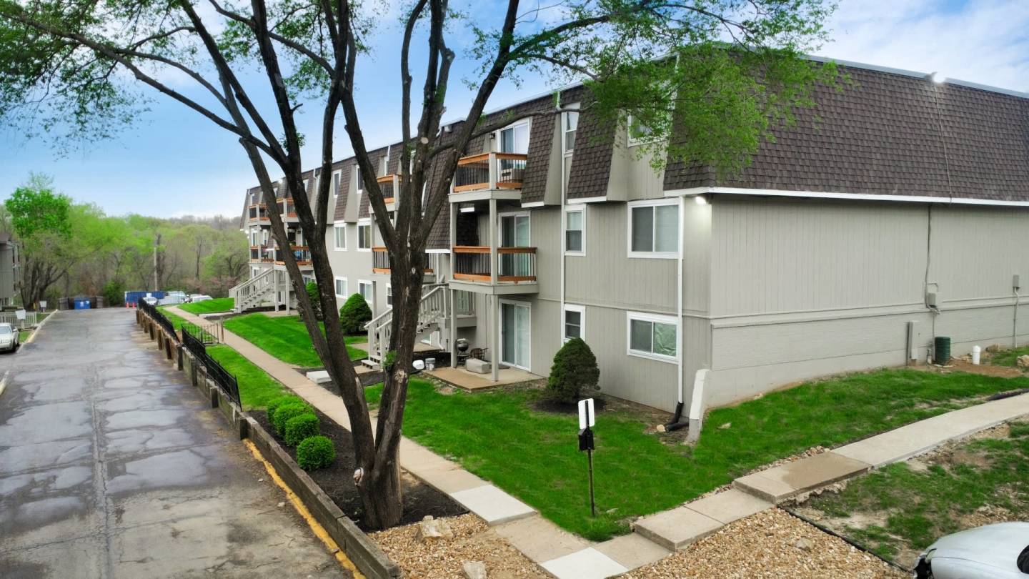 Skyline Apartments Image 3