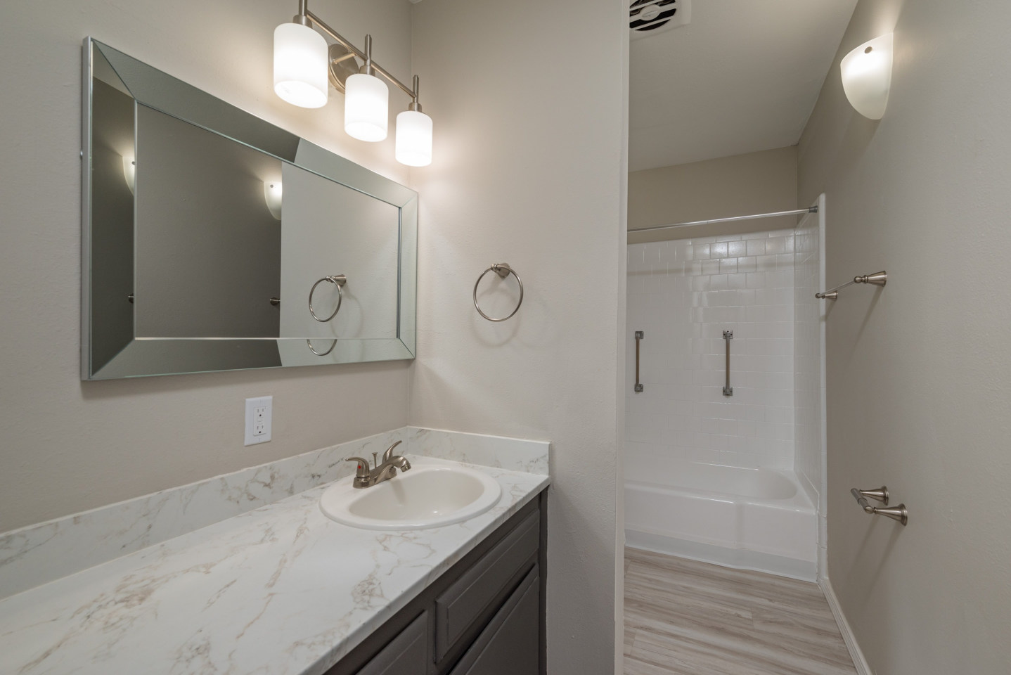 Pine Lane Apartments Image 4