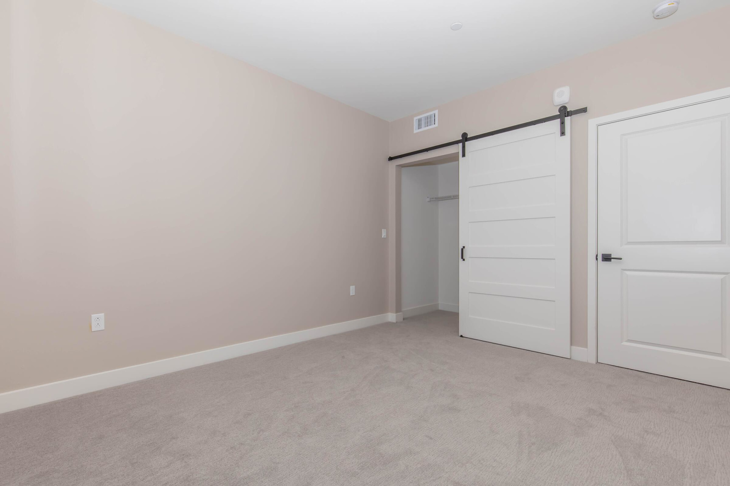 Link OC Apartments Image 138