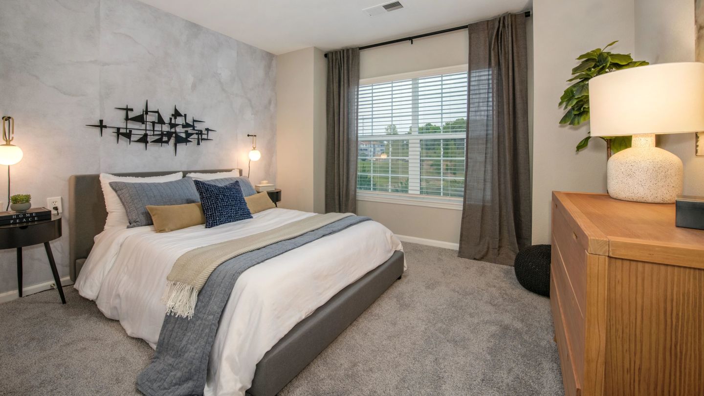 Lenox West Luxury Apartments Image 11