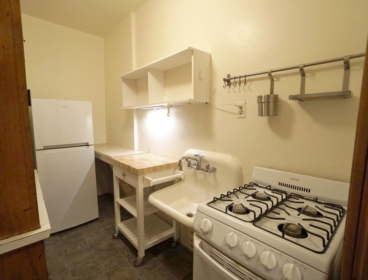 225 Place Apartments Image 18