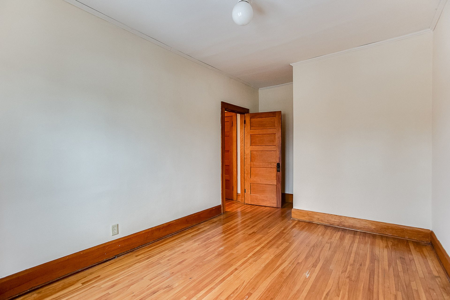 3925 Pleasant Avenue S Image 16