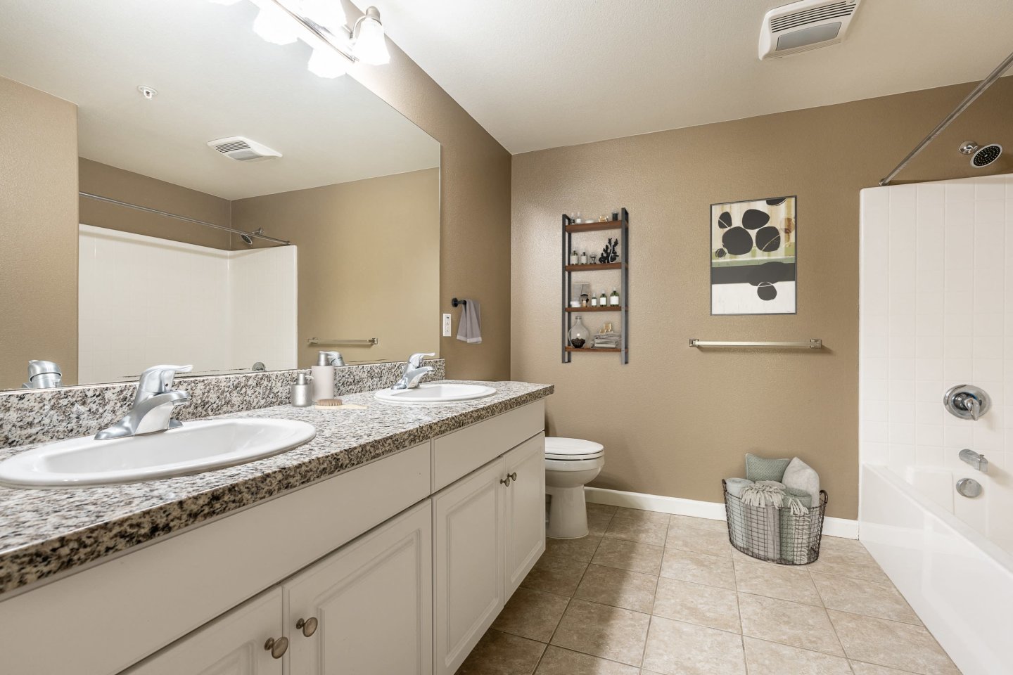La Verne Village Luxury Apartment Homes Image 43