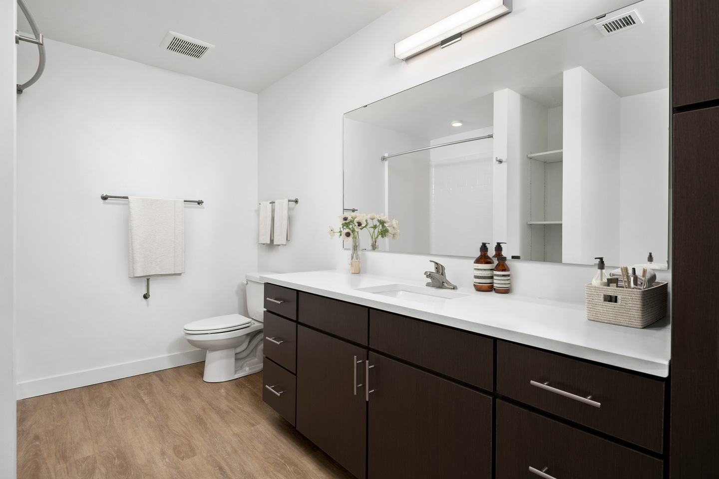 The Lydell Luxury Living Image 7