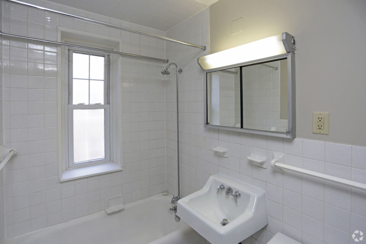 Loring Grove Apartments Image 16