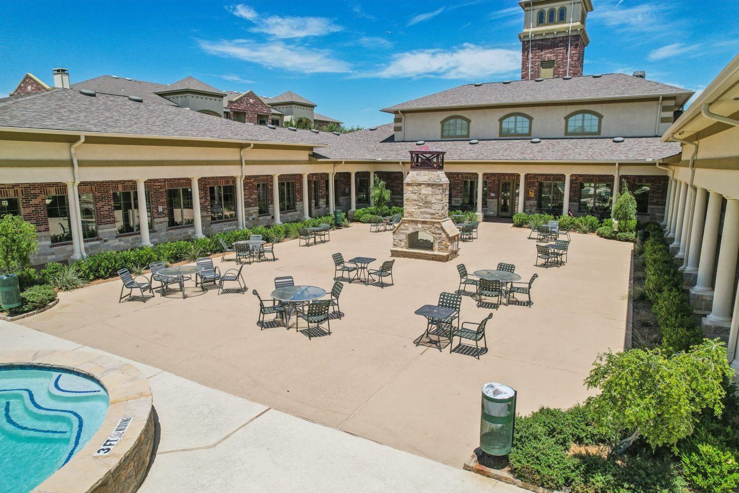 Crest Manor Image 12