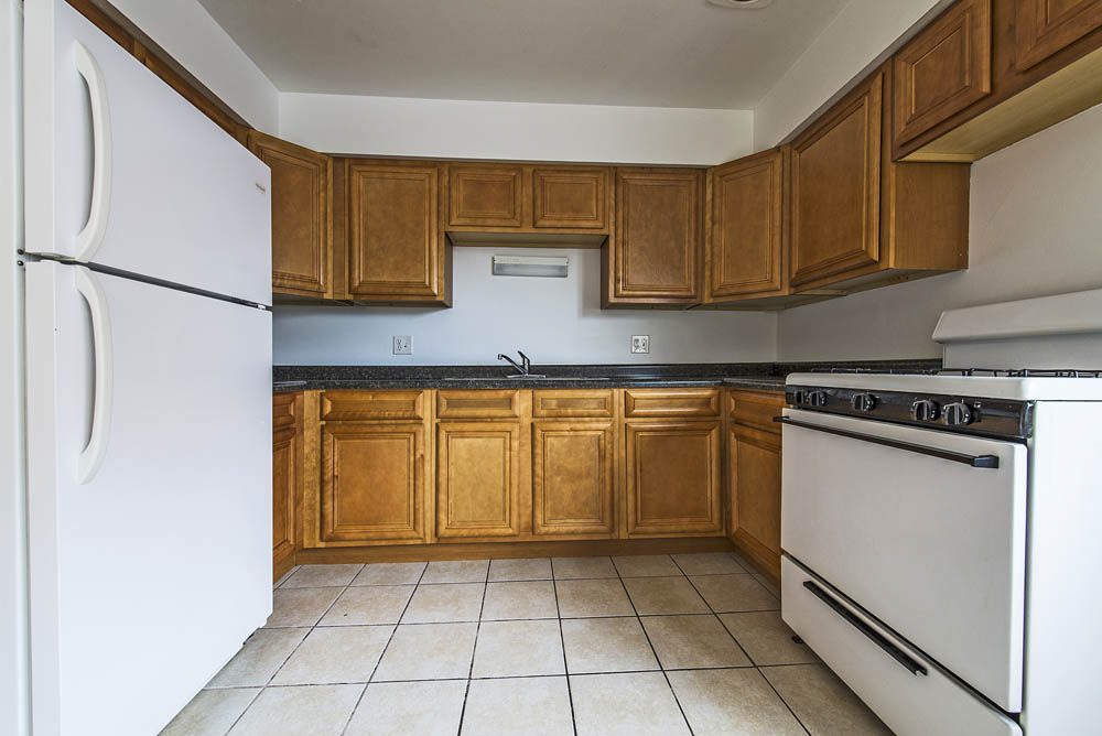 8231-37 S Ellis Ave Image 1