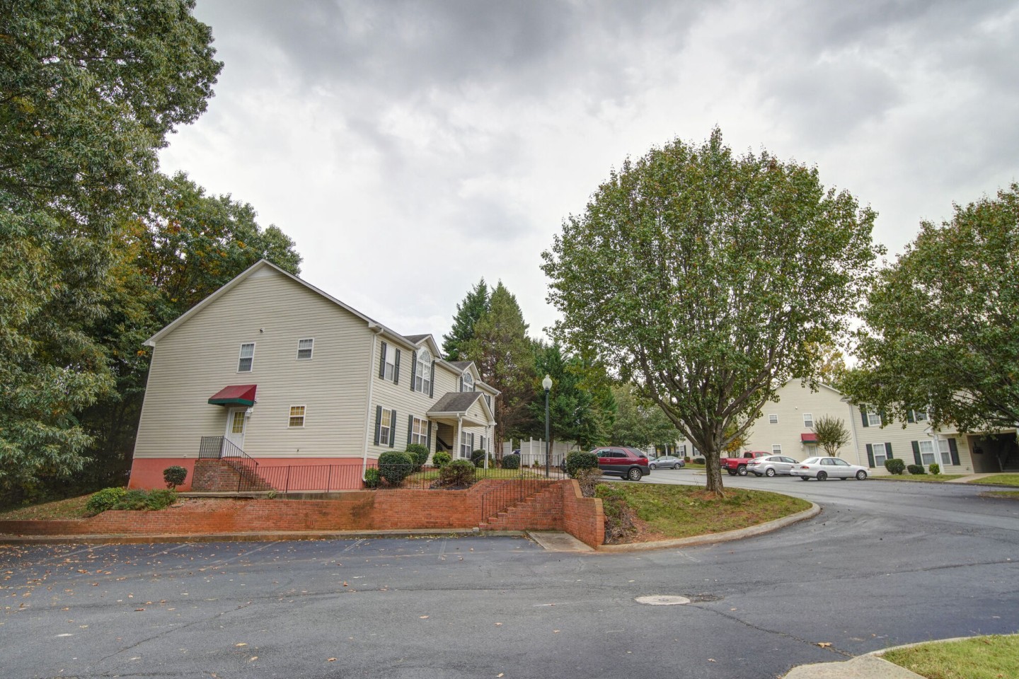 Sentry Pointe Apartments Image 1