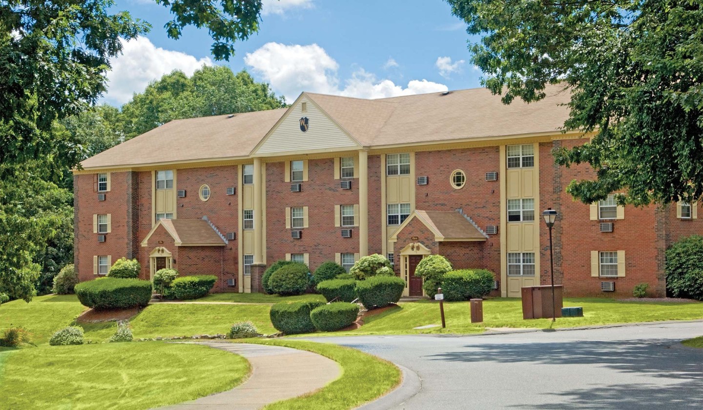 Wexford Village Apartment Homes Image 13