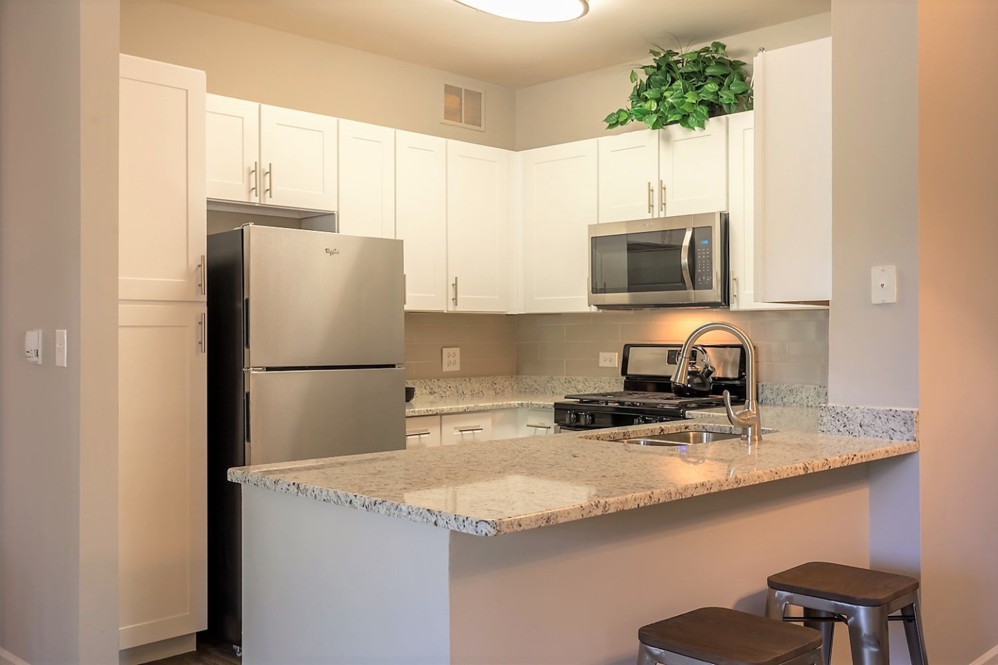 Woodlake Apartments Image 9