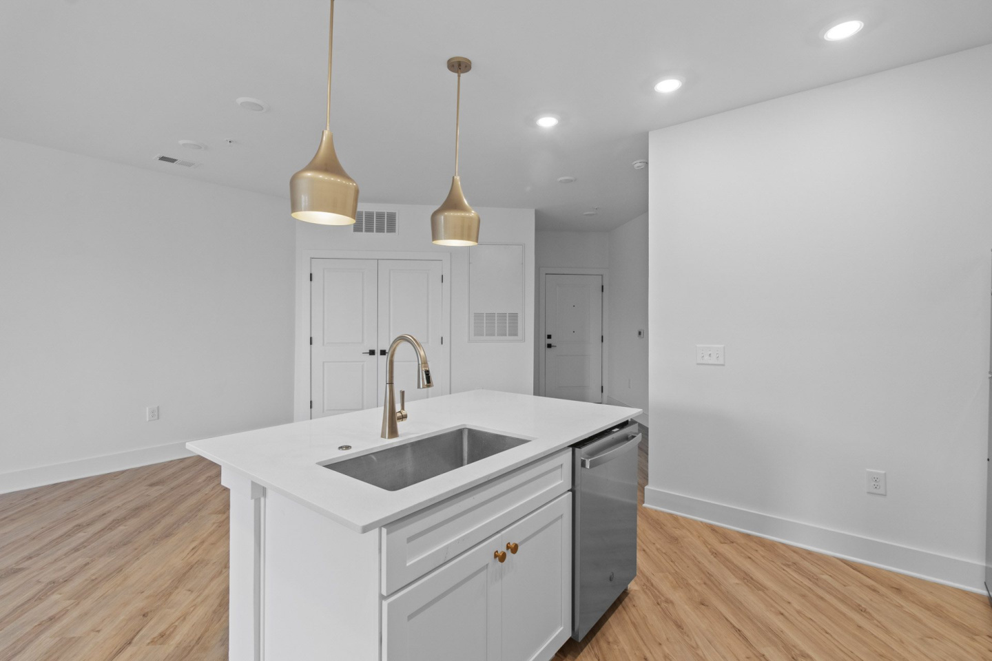 The Nixon Apartments Image 12
