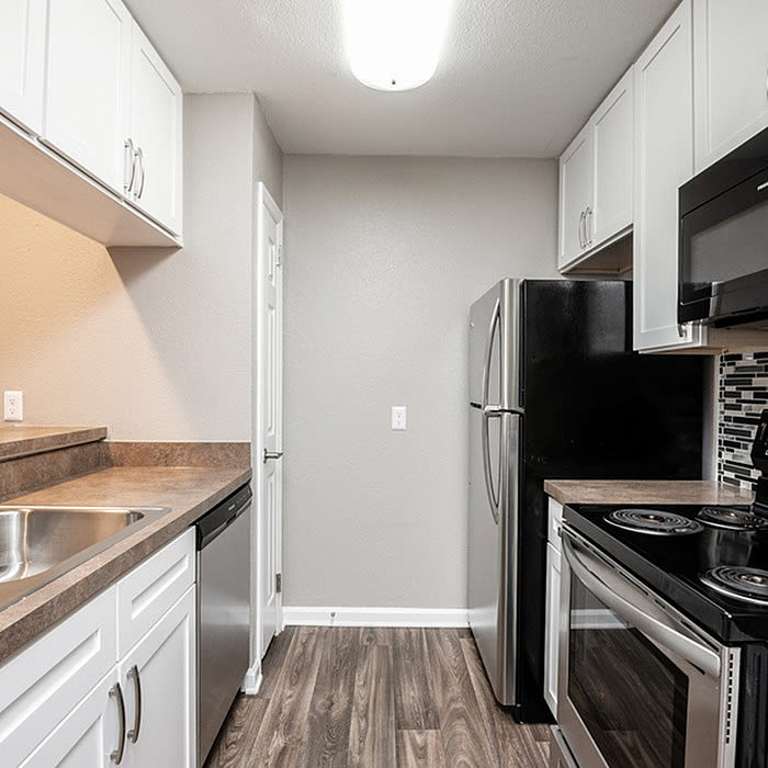 Central Pointe Apartment Homes Image 4