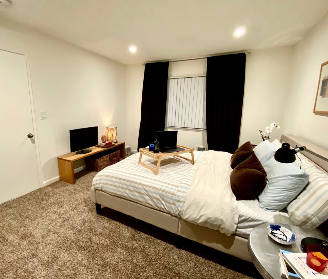 Lakeview Apartments Image 1