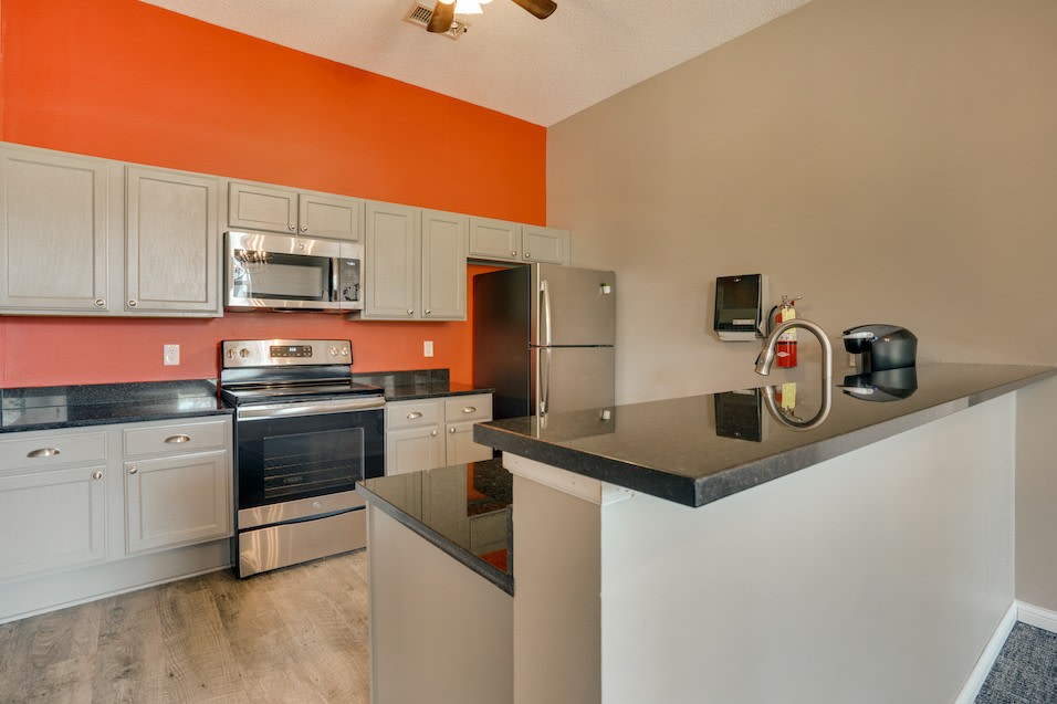 Carver Lake Townhomes Image 8