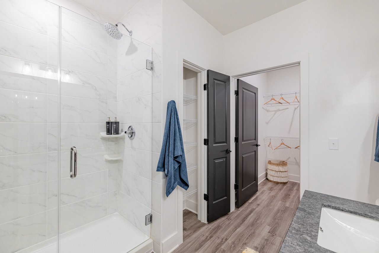 Botanic Luxury Apartments Image 17