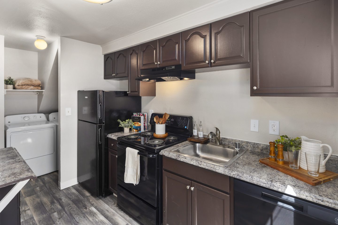 Pacific Walk Townhomes Image 20