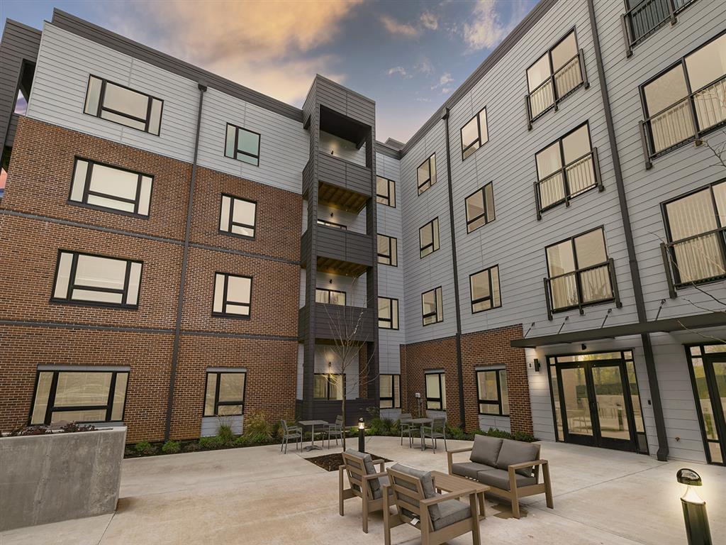 Blvd 64 Apartments Image 34