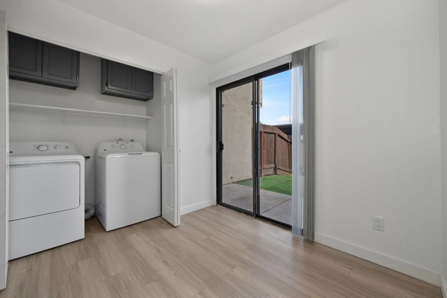 Townhomes at 201 Image 29