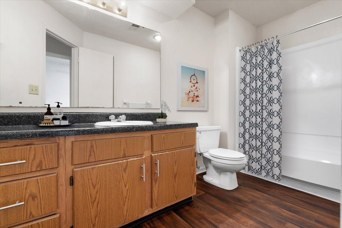 Deerfield Apartments Image 16