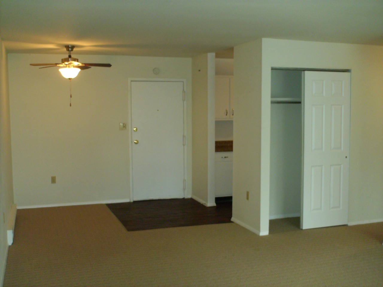 Gaslight Apartments Image 18