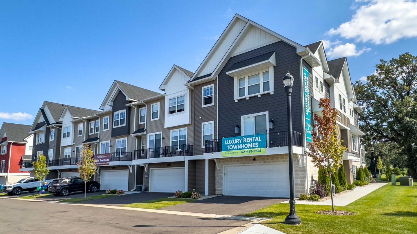 Field & Grove Townhomes of Champlin Image 40