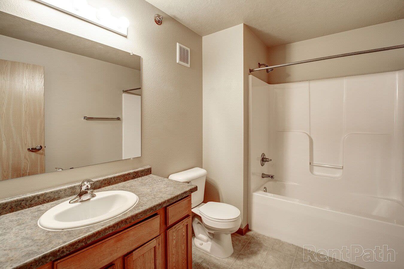 Hawk Pointe Apartments Image 22