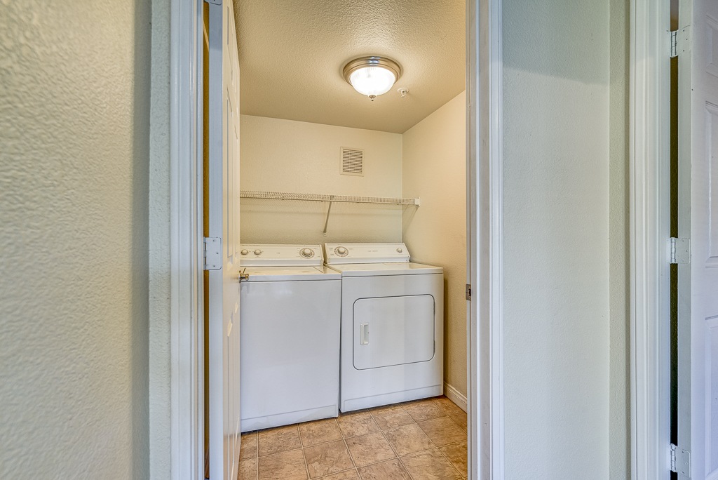 BORGATA CONDOMINIUMS Image 18
