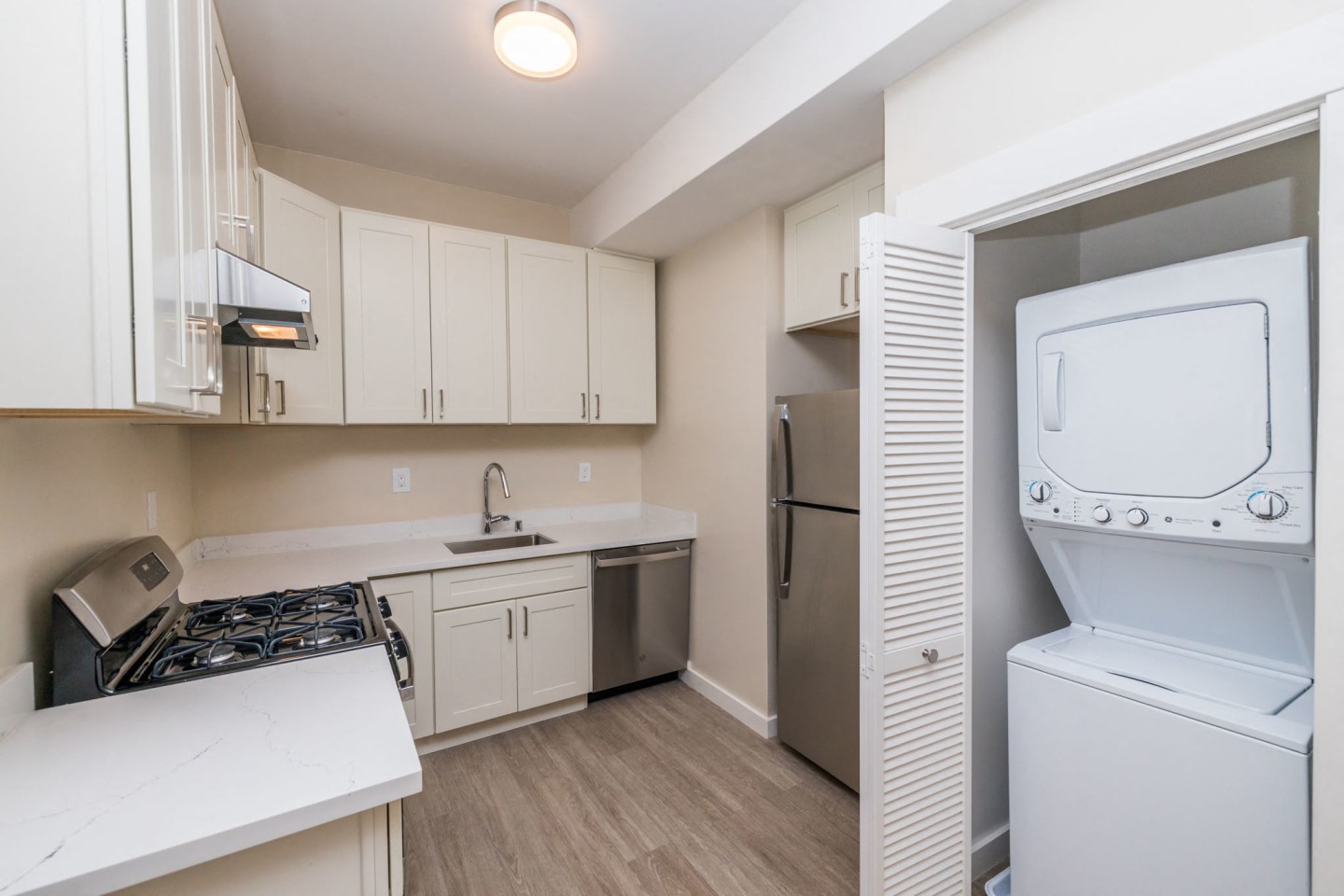990 Geary Image 25