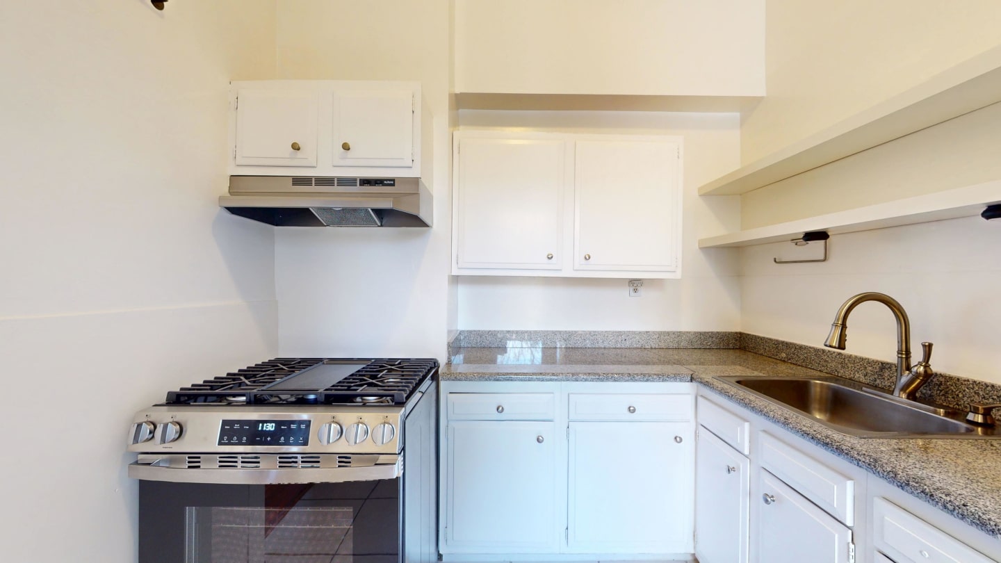 400 DUBOCE Image 1