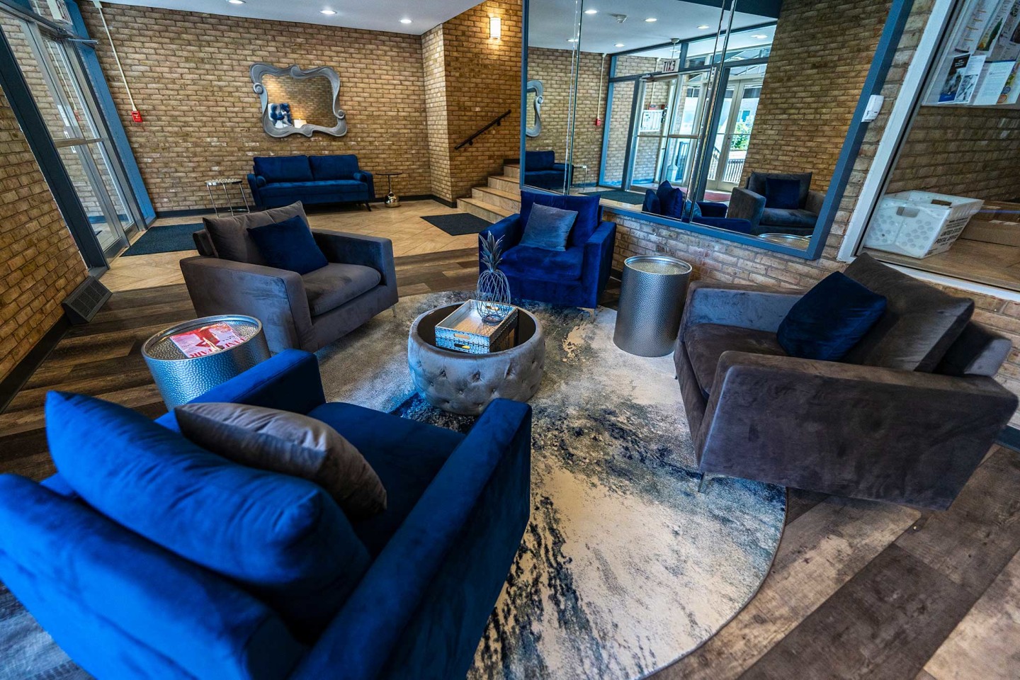 Laurel Village Apartments Image 23