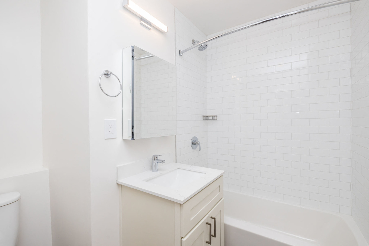 990 Geary Image 28