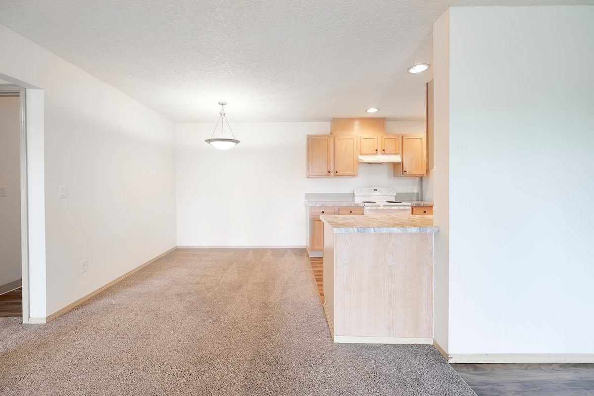 Devonwood and First Place Apartments Image 9