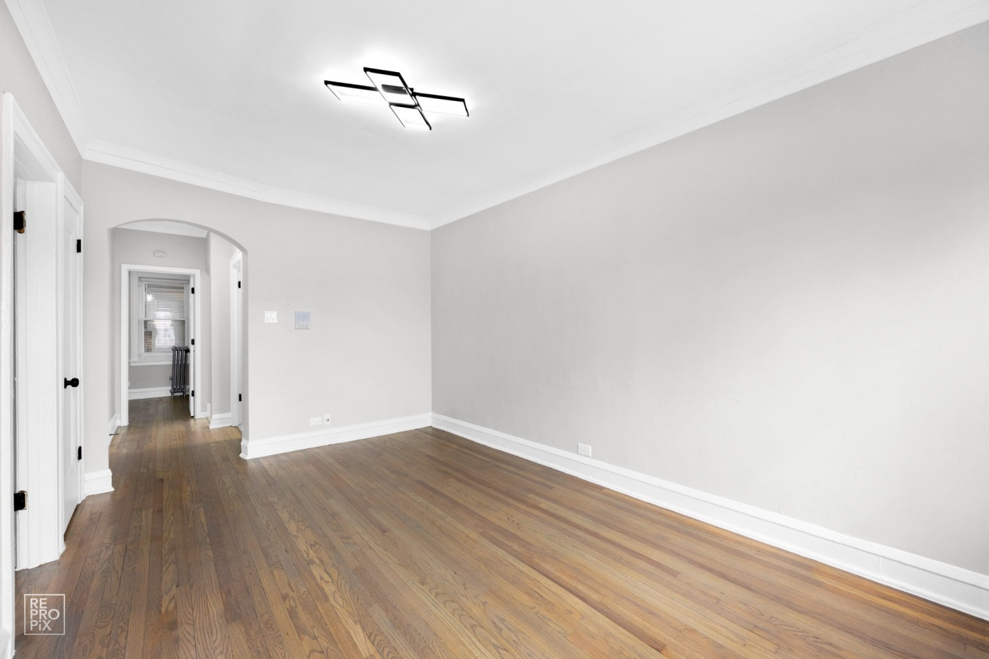 2610 N Laramie Ave Image 13