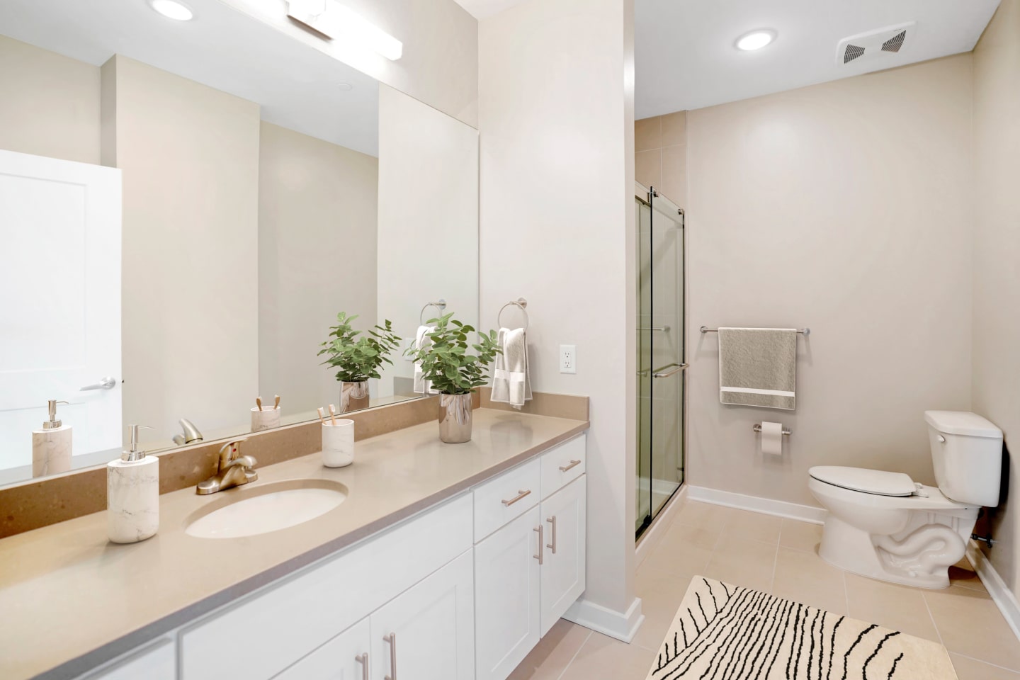 10 Prince Apartments Image 3