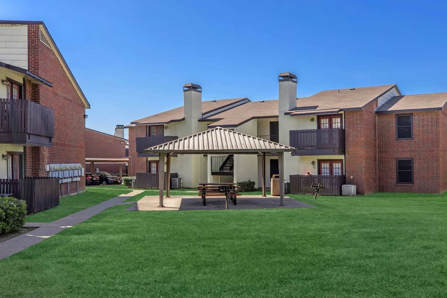 Rolling Hills Place Image 6