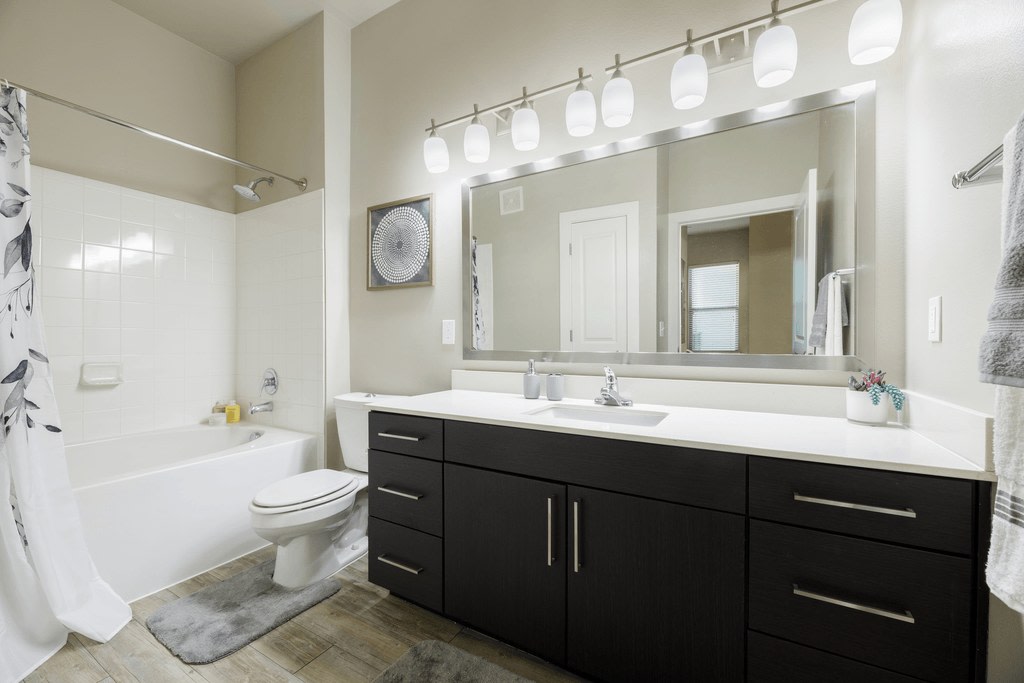 Maple District Lofts Image 7