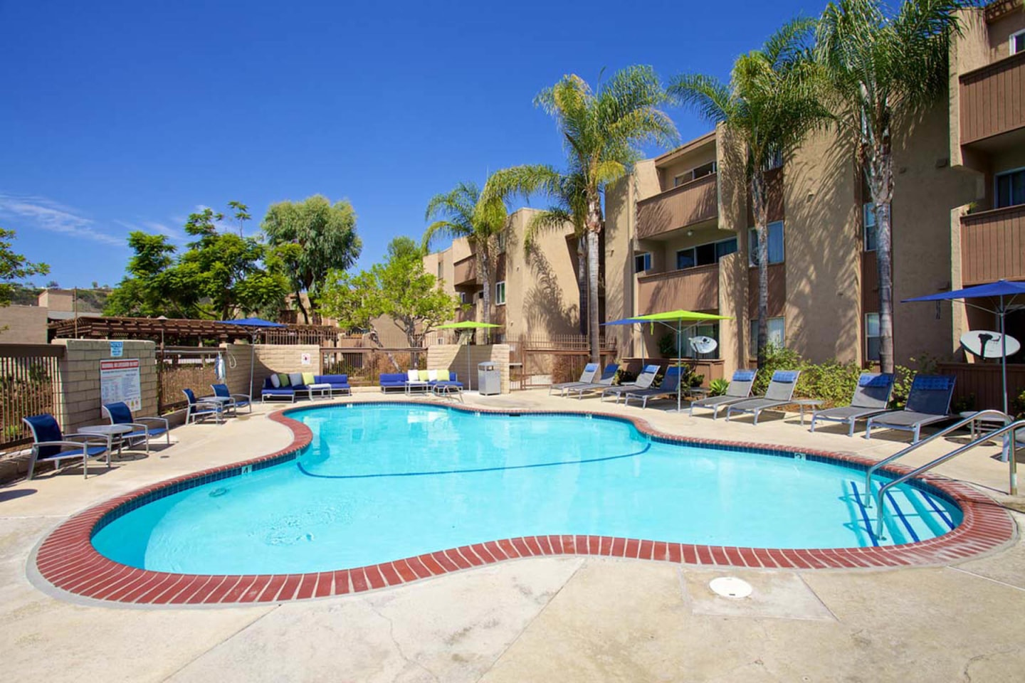 Pacific Bay Club Image 2