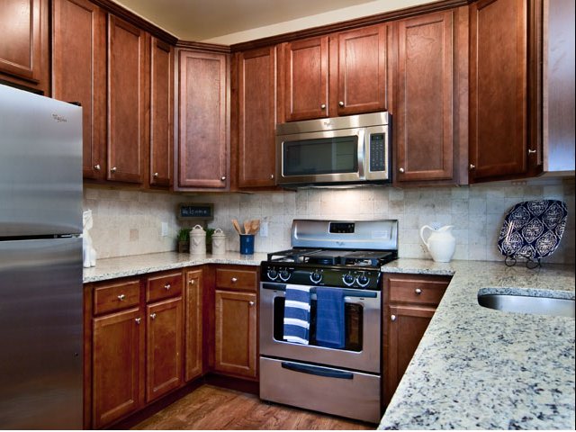 Laurel Green Image 25