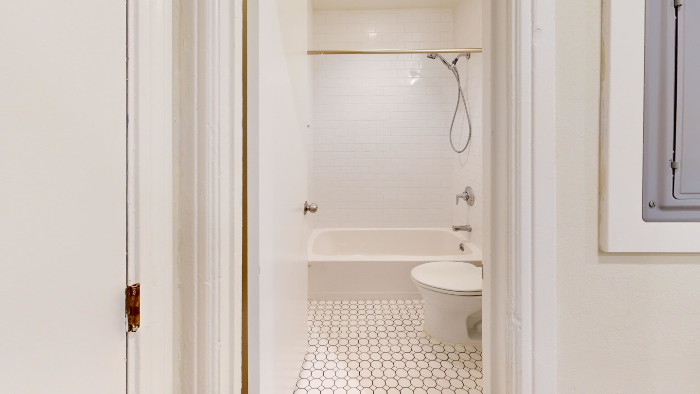 355 Fulton Image 9