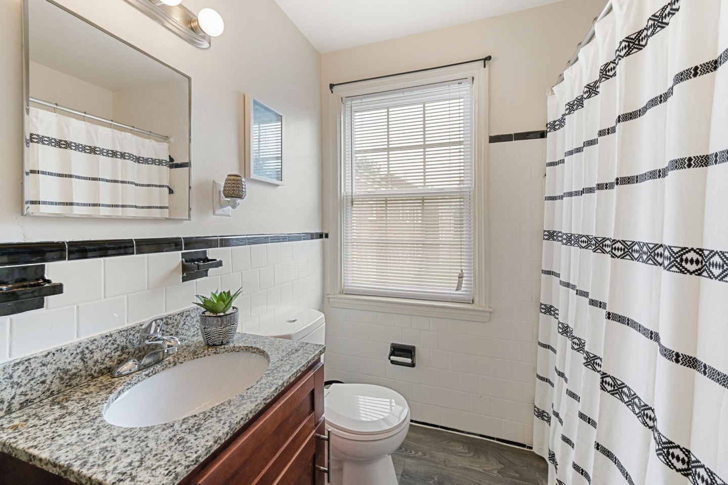Loch Raven Village Apartments Image 17