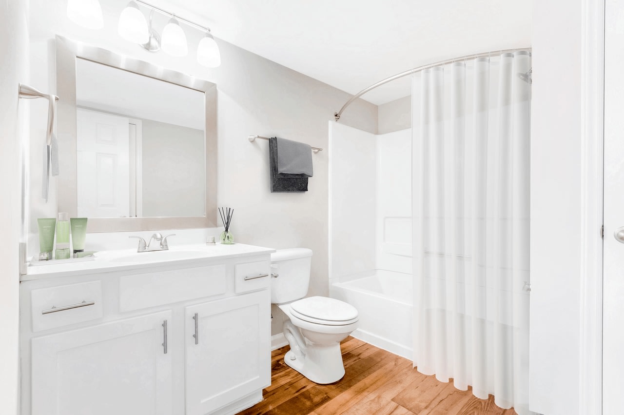 Affordable Housing - Caveness Farms Apartment Homes Image 82