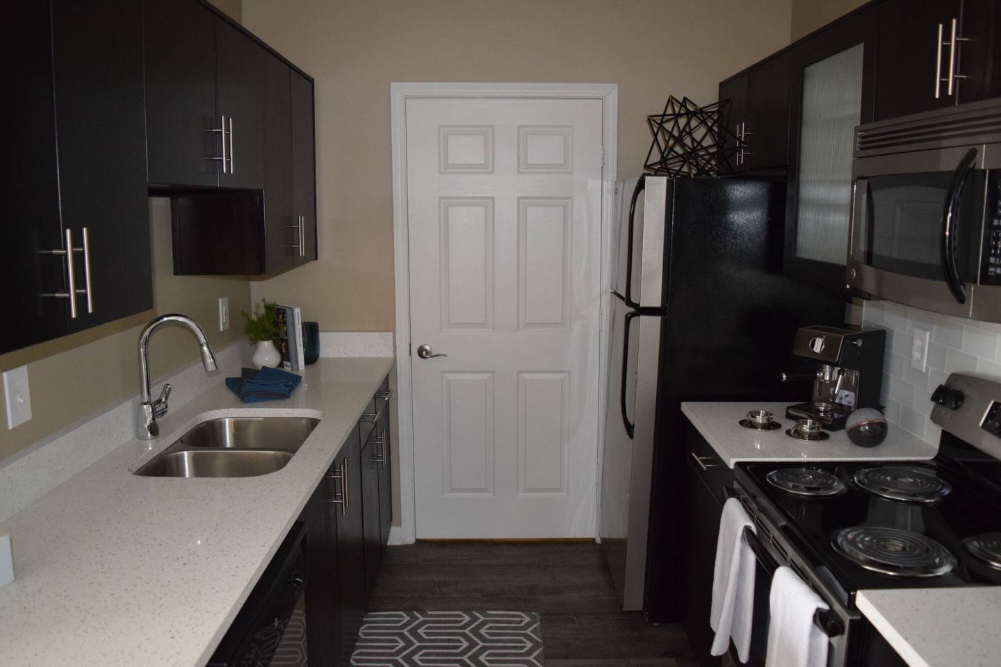 Reserve at Lenox Park Apartments Image 9