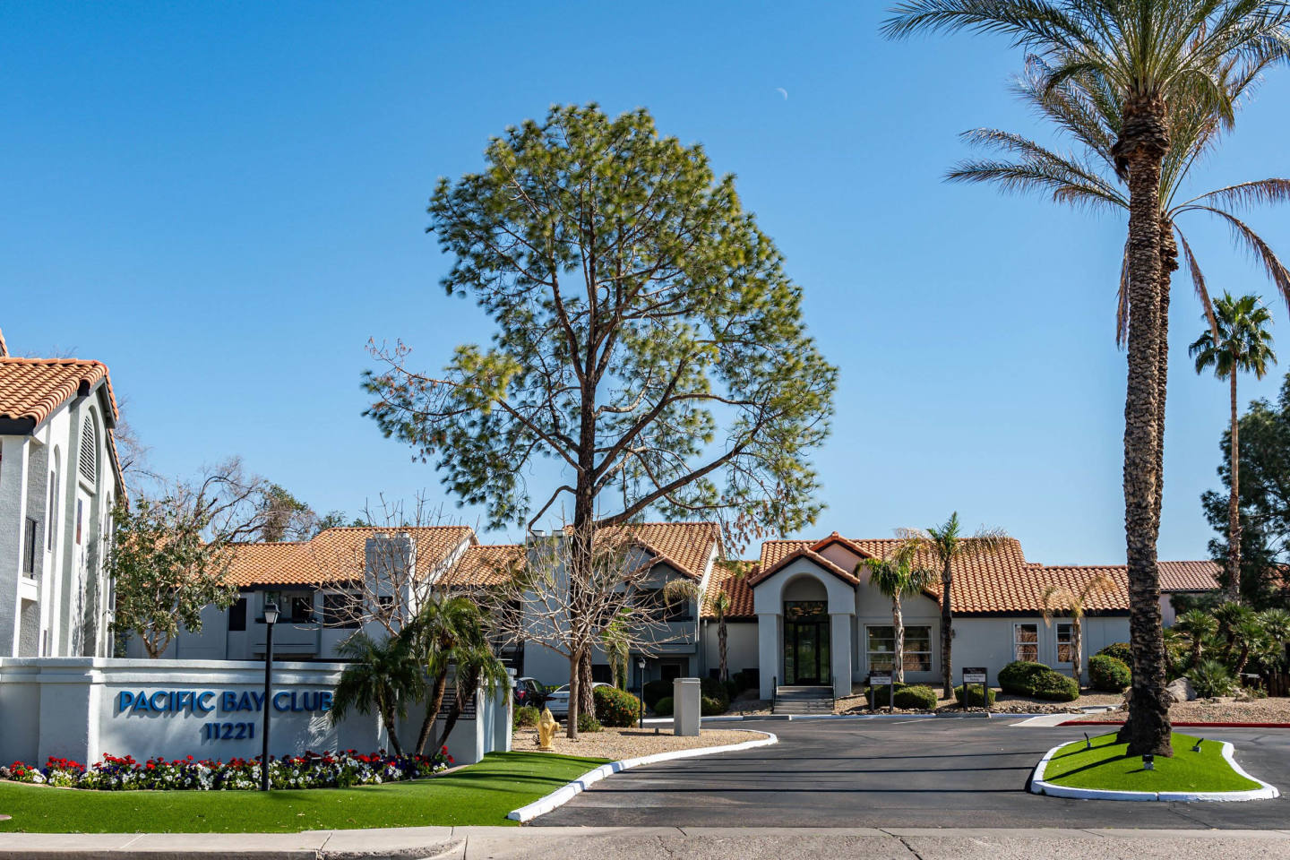 Pacific Bay Club Image 18